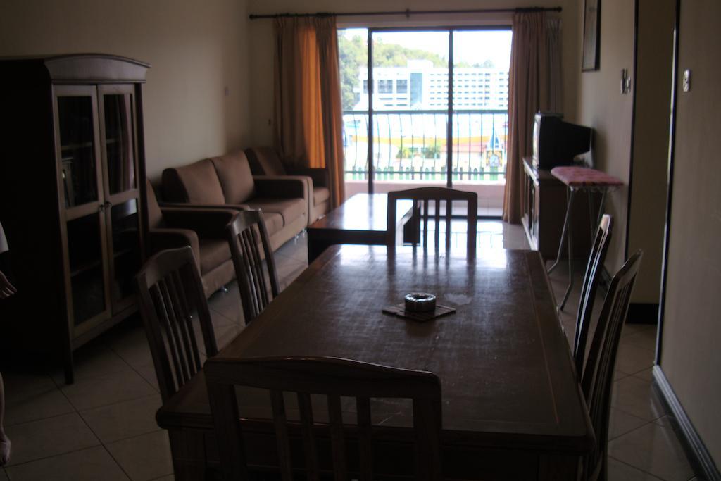 Pangsapuri Dorcas Service - Marina Court *