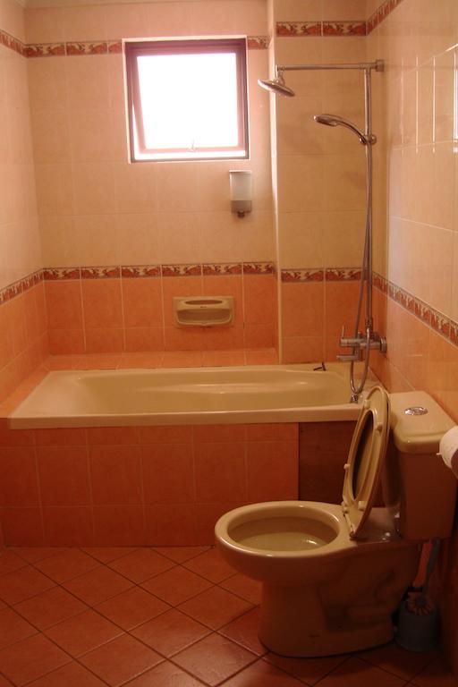 Pangsapuri Dorcas Service - Marina Court Kota Kinabalu